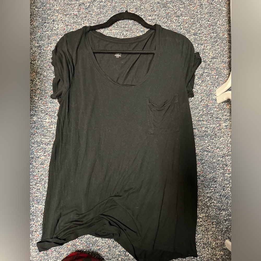 Black flowy top with pocket